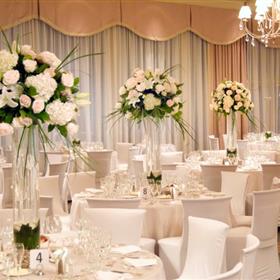 fwthumbwedding-flower-table-arrangements-11[1].jpg